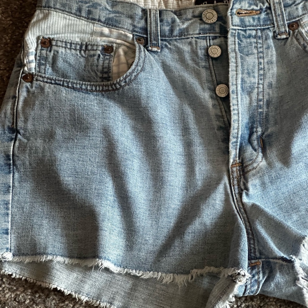 Vintage Gap denim button fly shorts - Picture 3 of 6